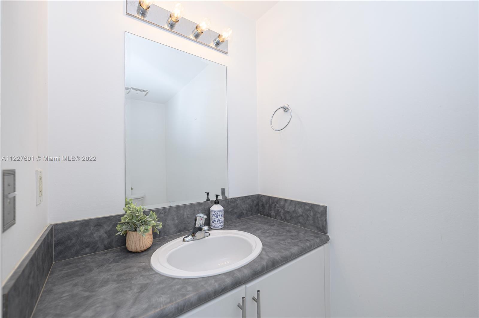 455 NE 25th St Unit: 610