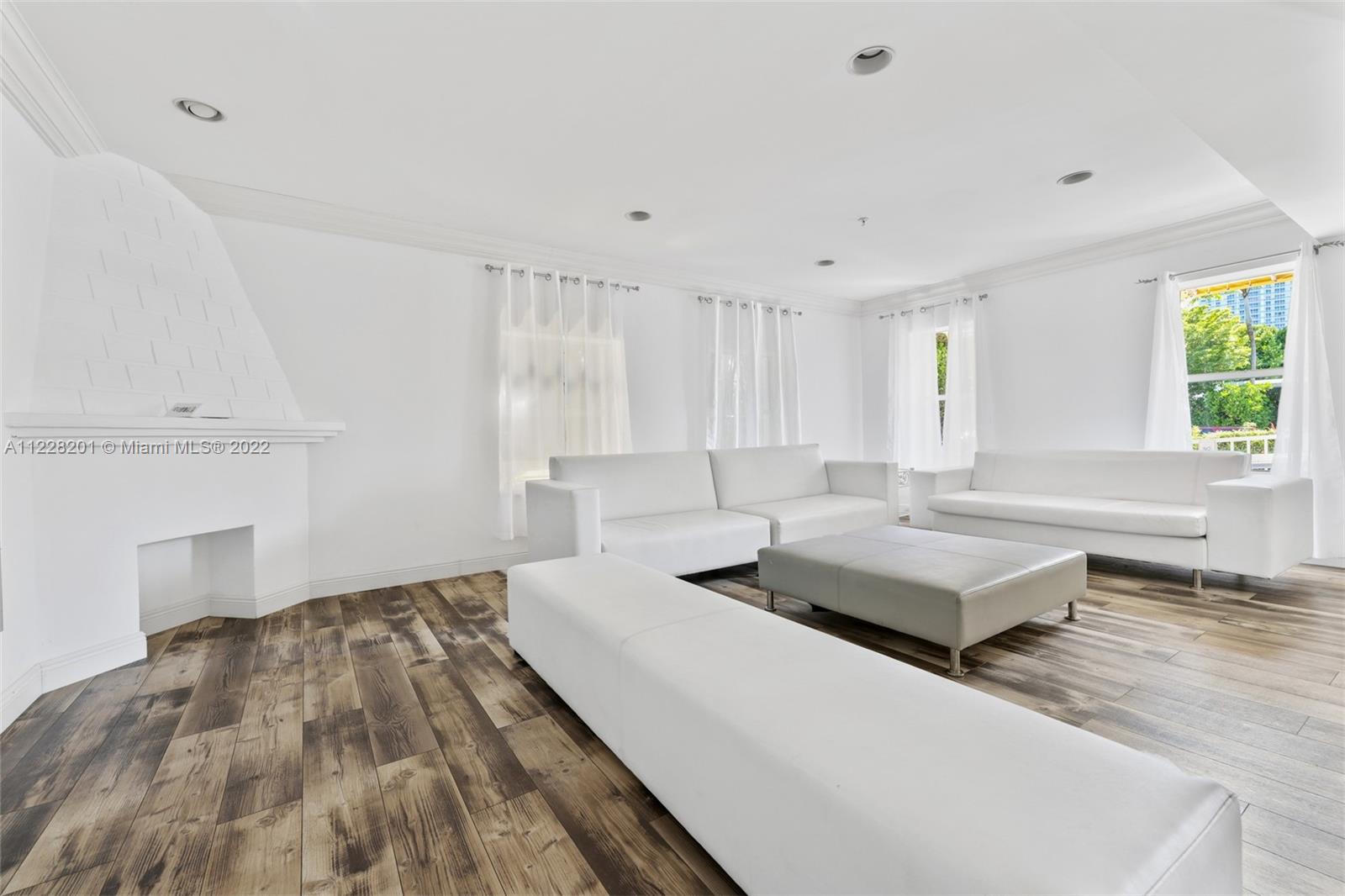 1521 Lenox Ave Unit: 308