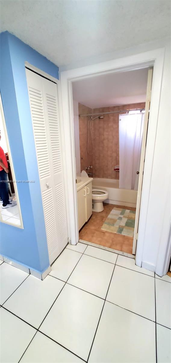 5350 W 21st Ct Unit: 407