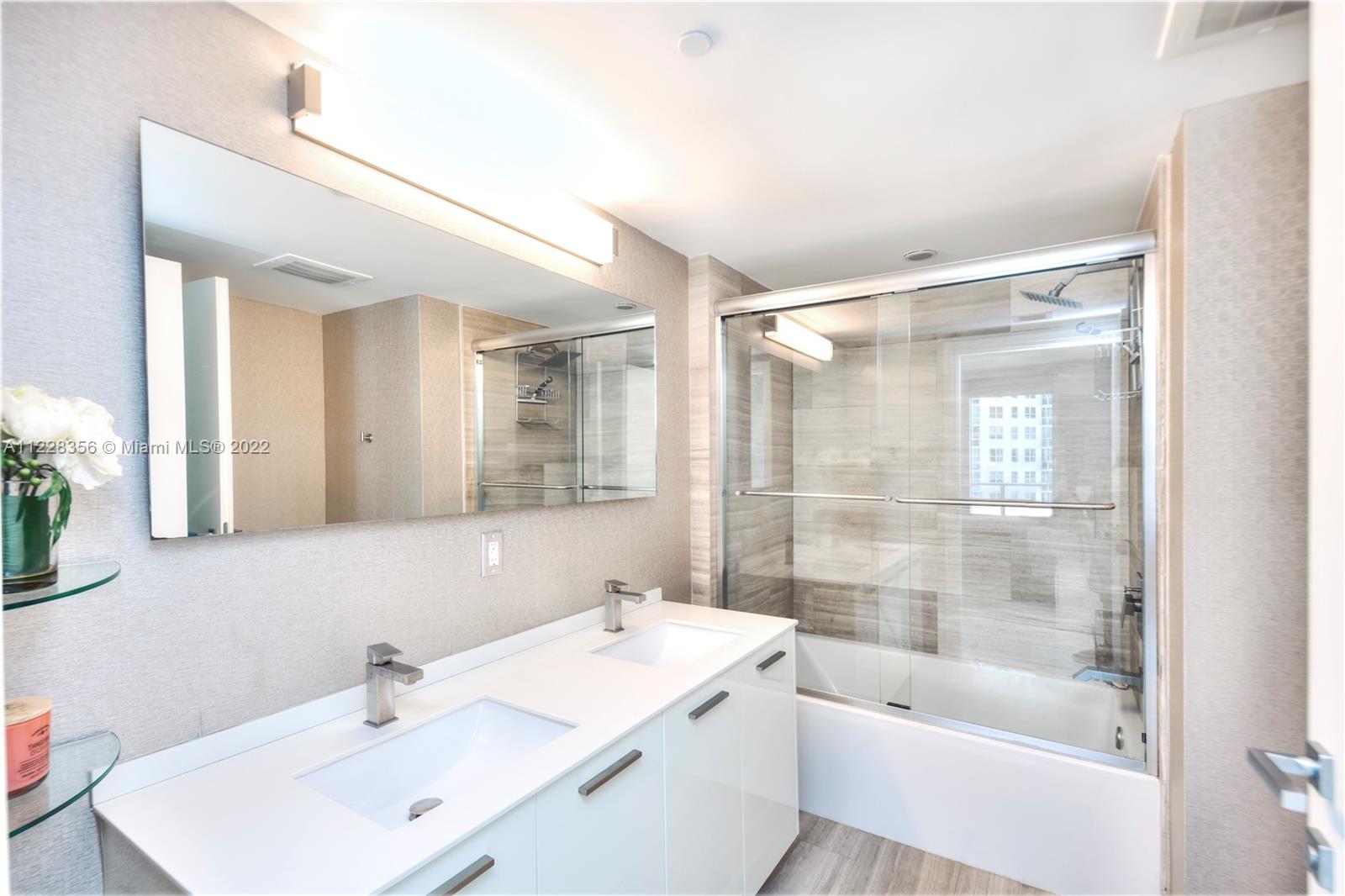 1300 Brickell Bay Dr Unit: 1010