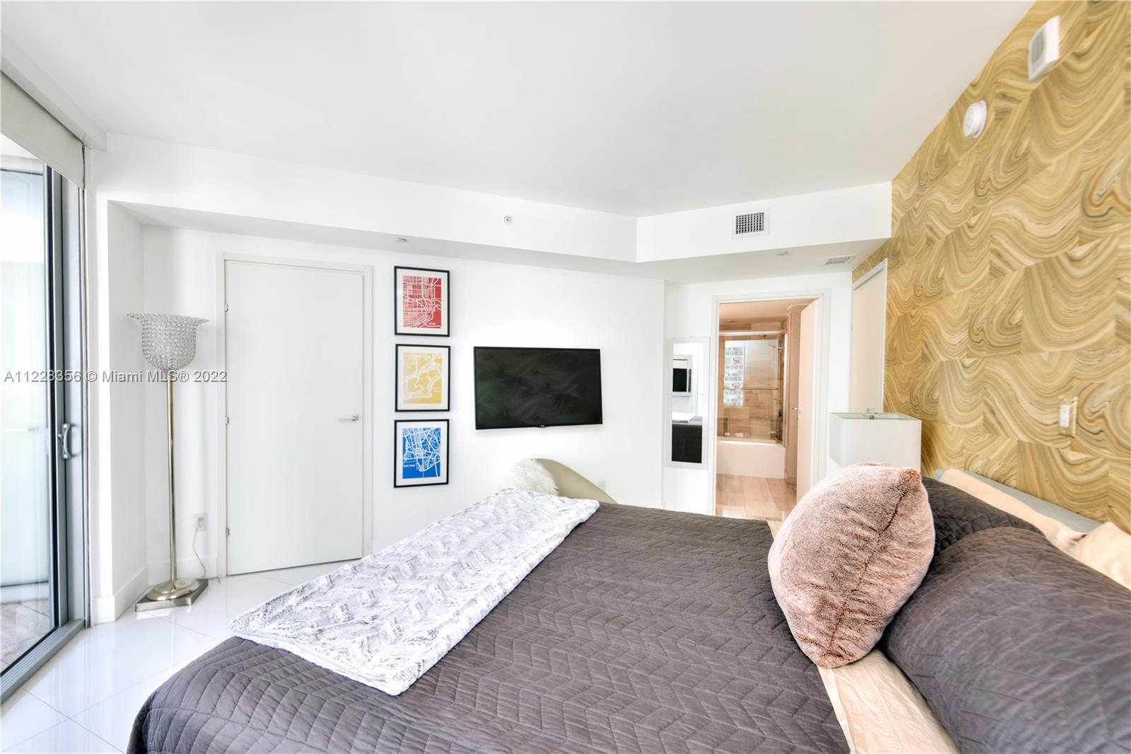 1300 Brickell Bay Dr Unit: 1010