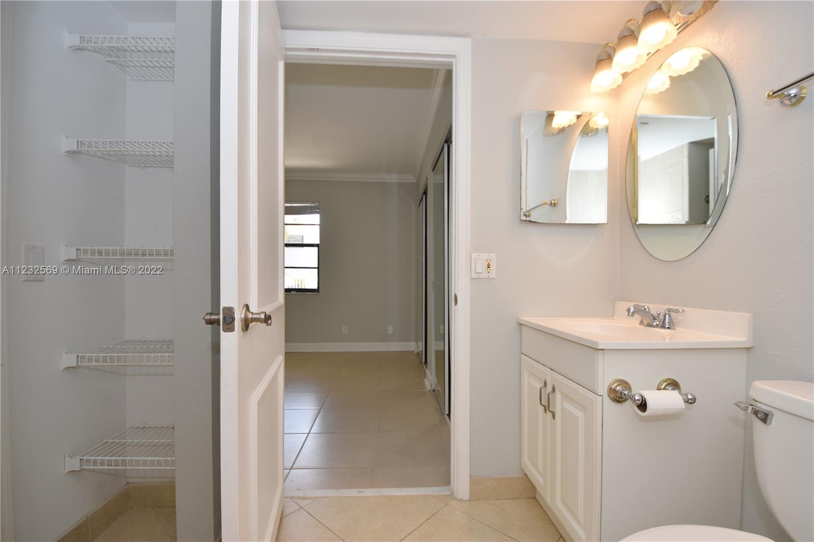 1401 NE 53rd St Unit: 111