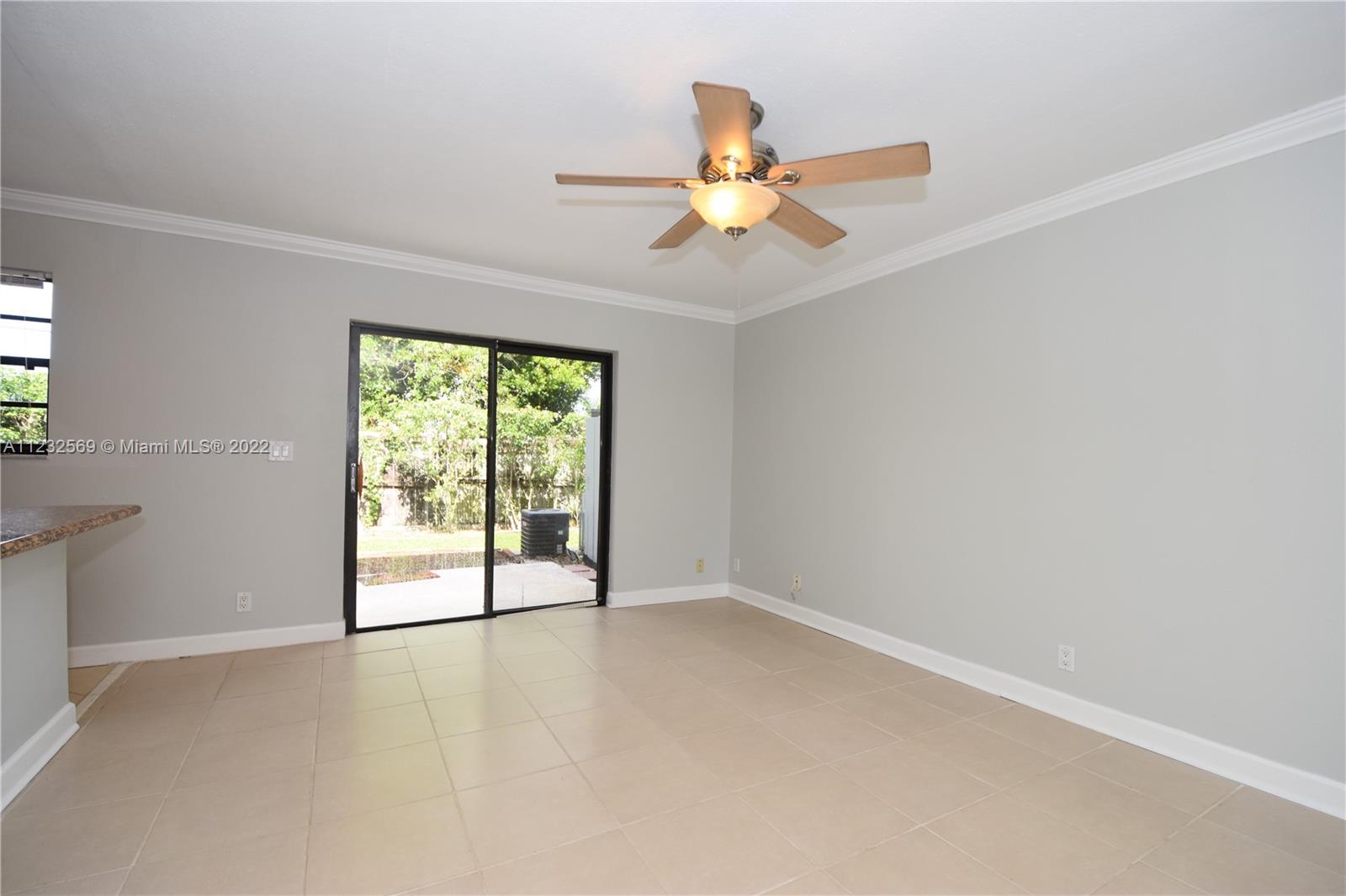 1401 NE 53rd St Unit: 111