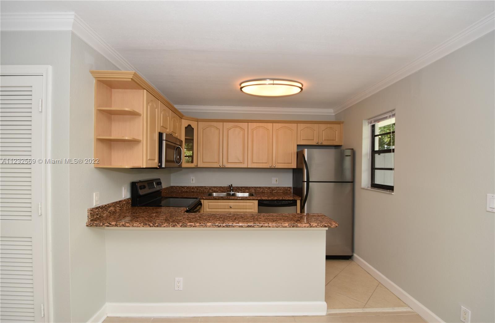 1401 NE 53rd St Unit: 111
