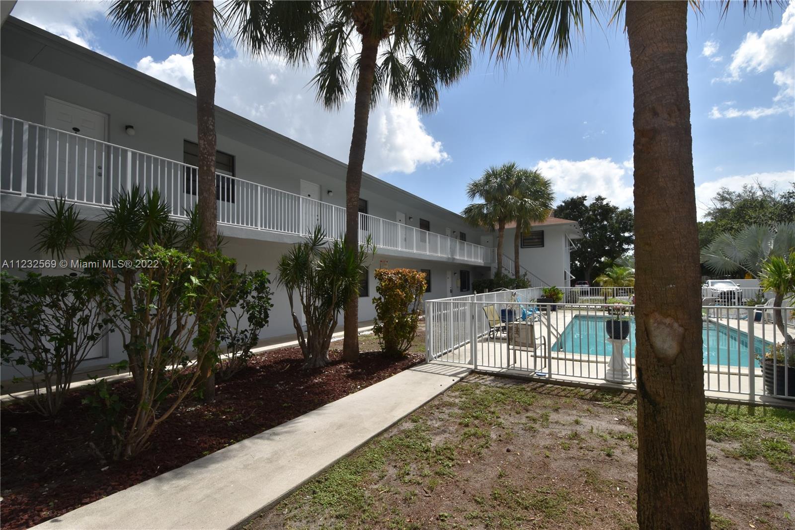 1401 NE 53rd St Unit: 111