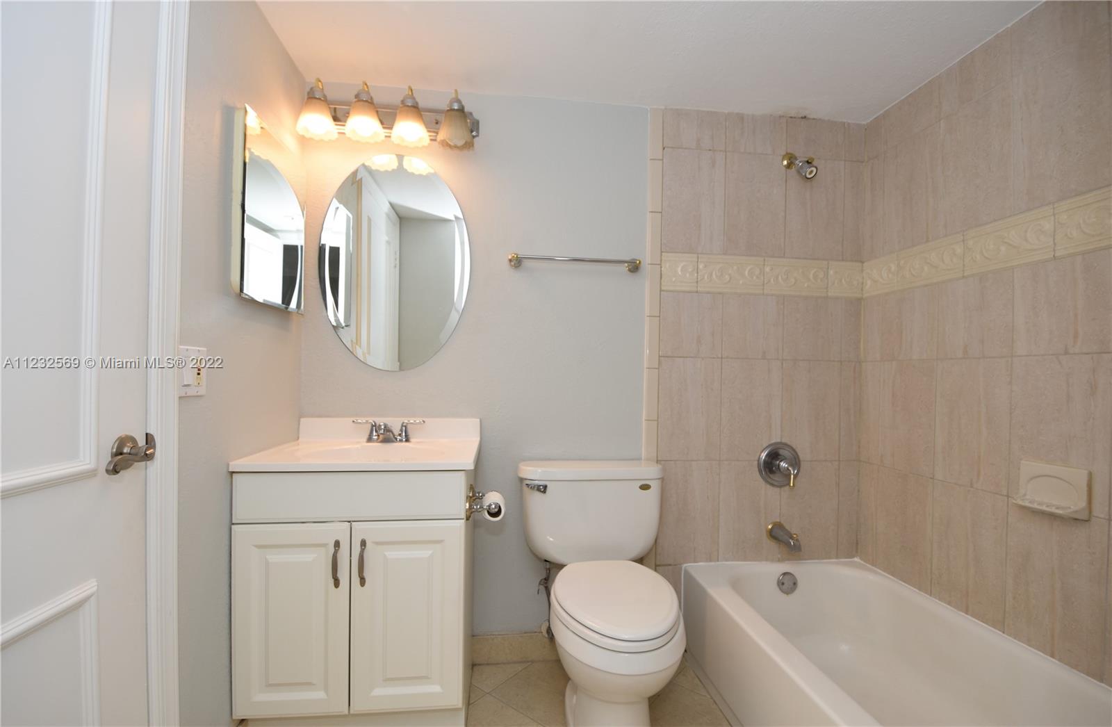 1401 NE 53rd St Unit: 111