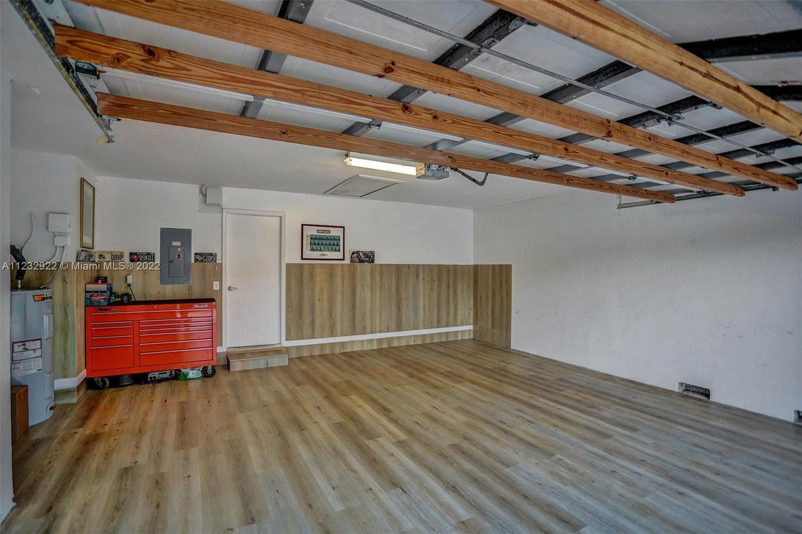 5113 NW 66th Ave