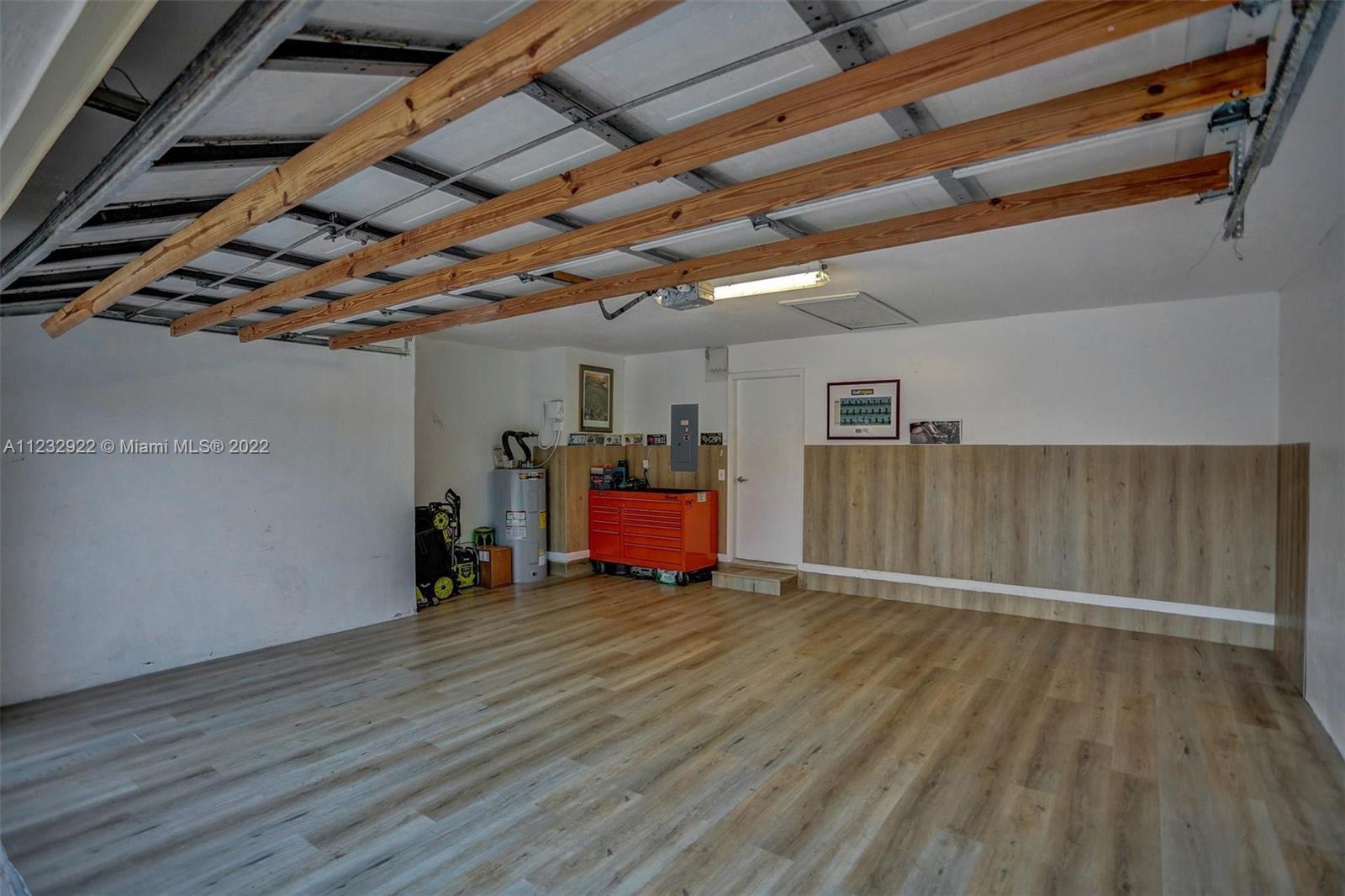5113 NW 66th Ave