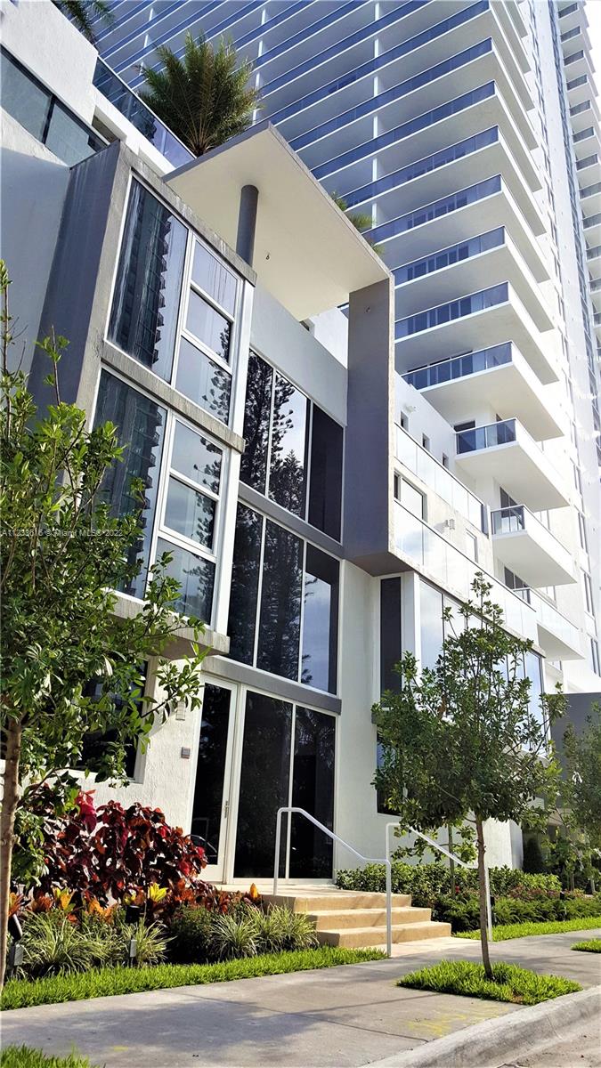 600 NE 27th St Unit: 3403
