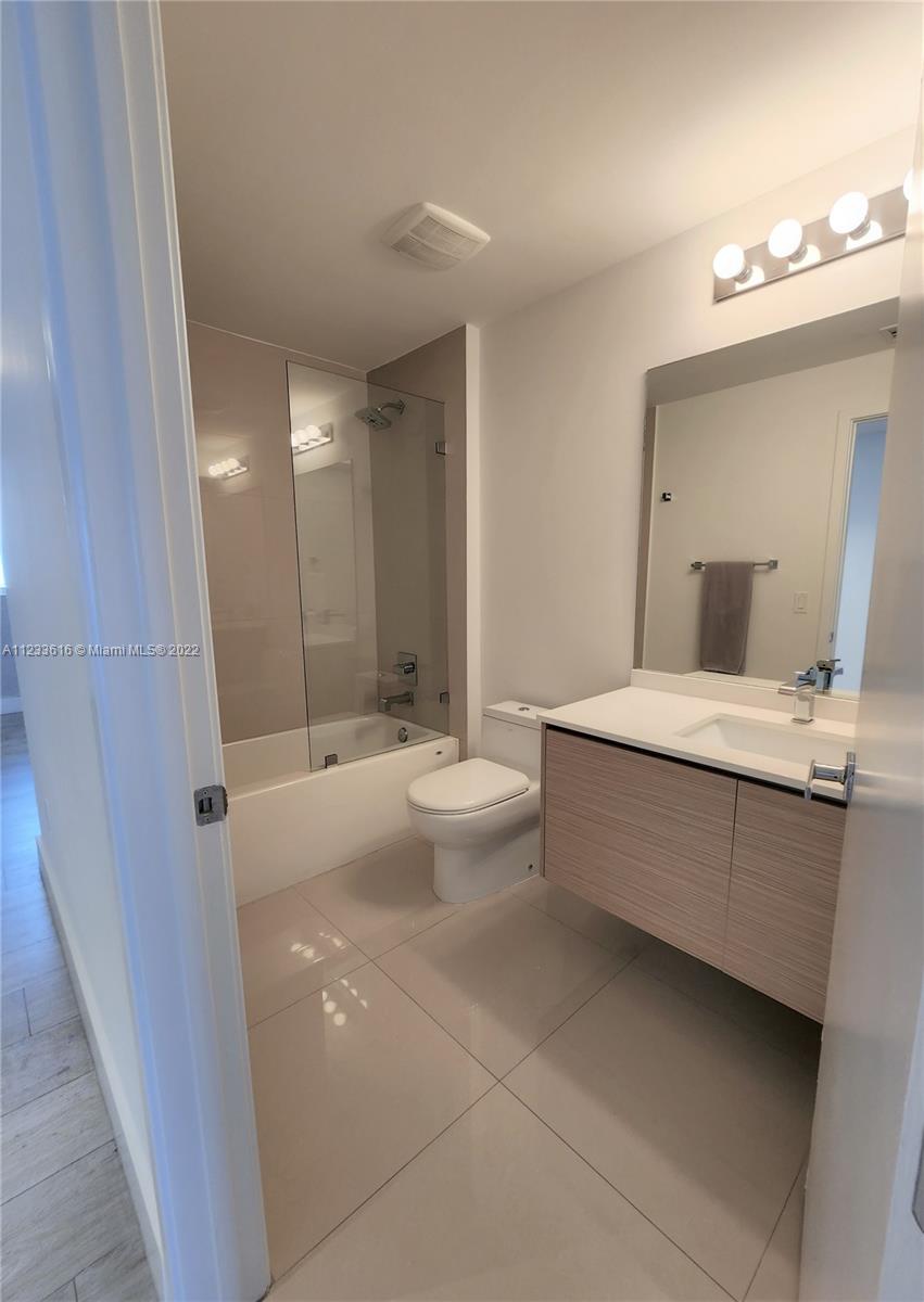 600 NE 27th St Unit: 3403