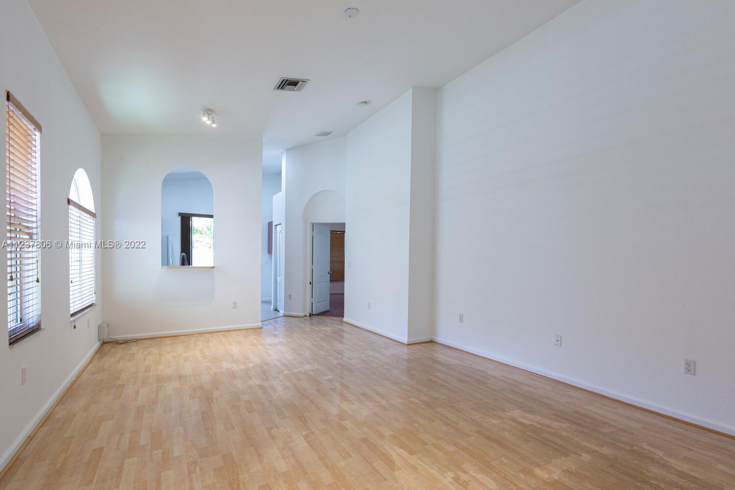 970 NE 37th Pl Unit: 970