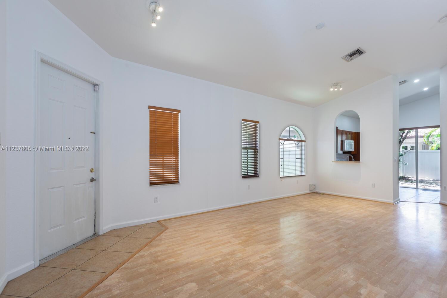 970 NE 37th Pl Unit: 970