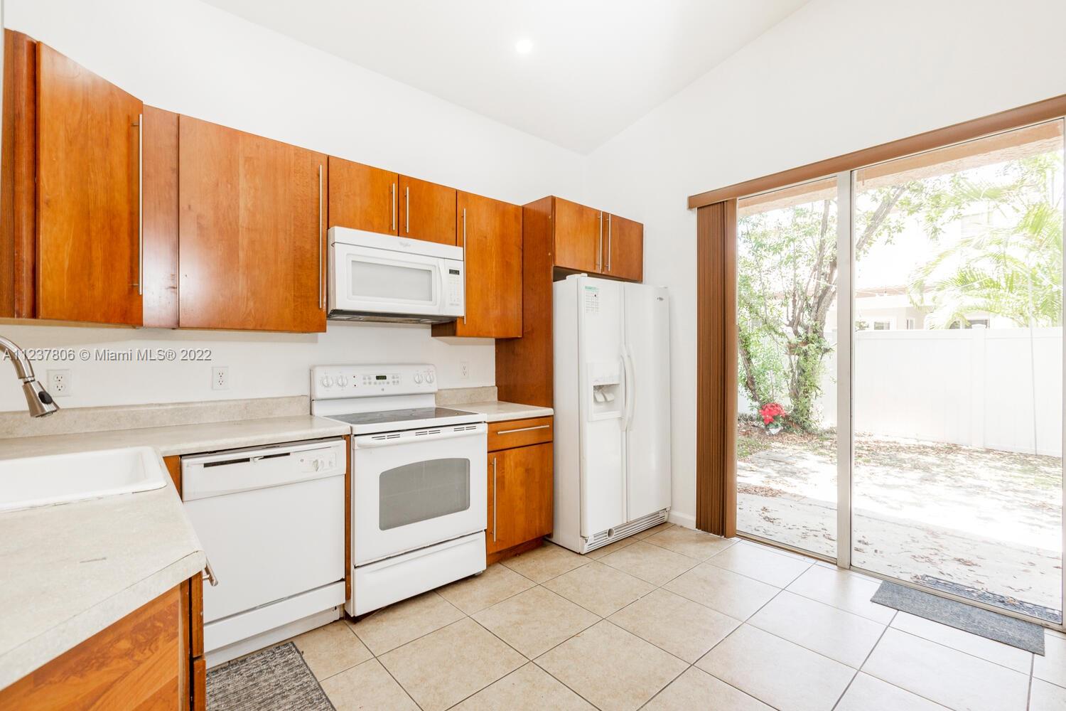 970 NE 37th Pl Unit: 970