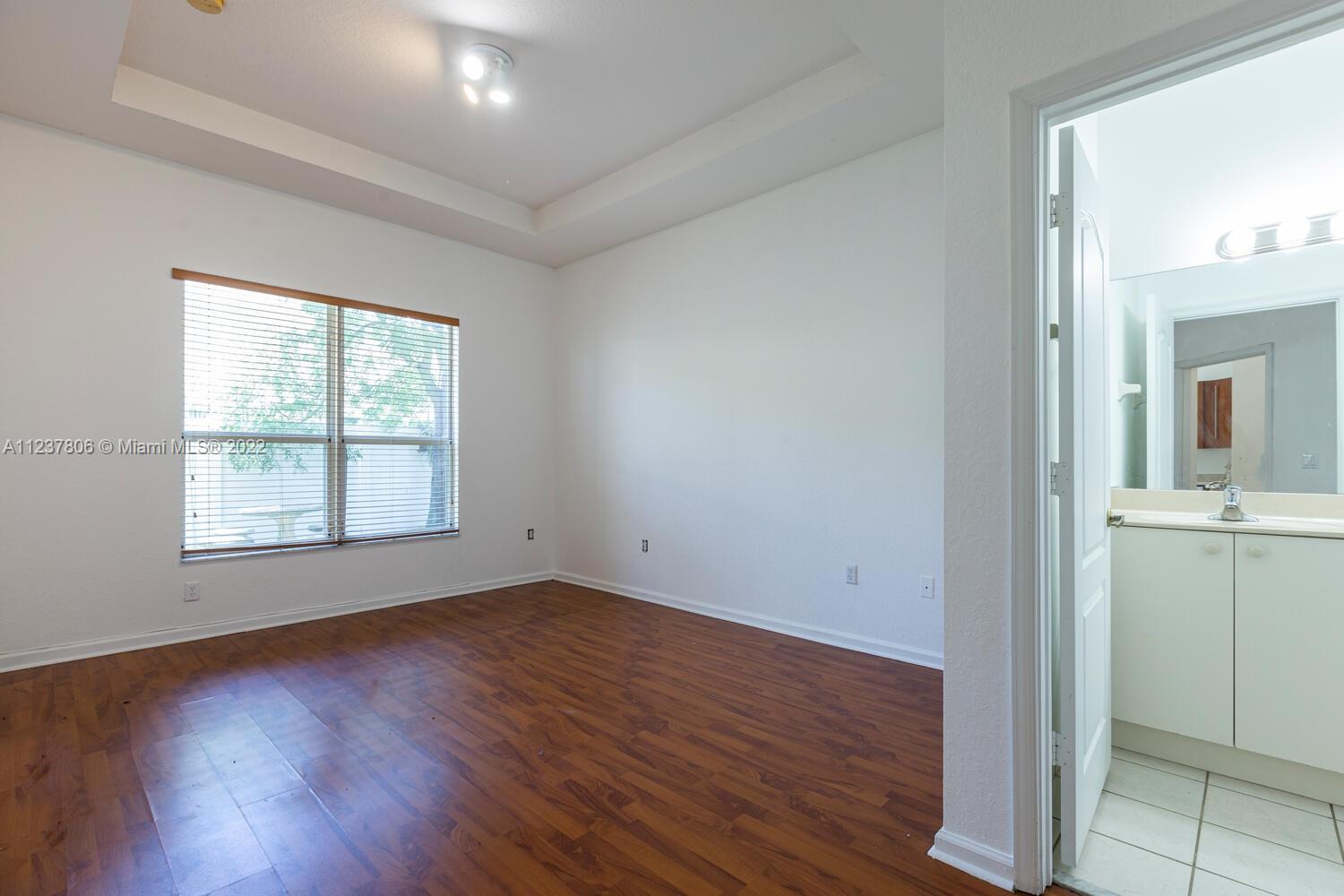 970 NE 37th Pl Unit: 970
