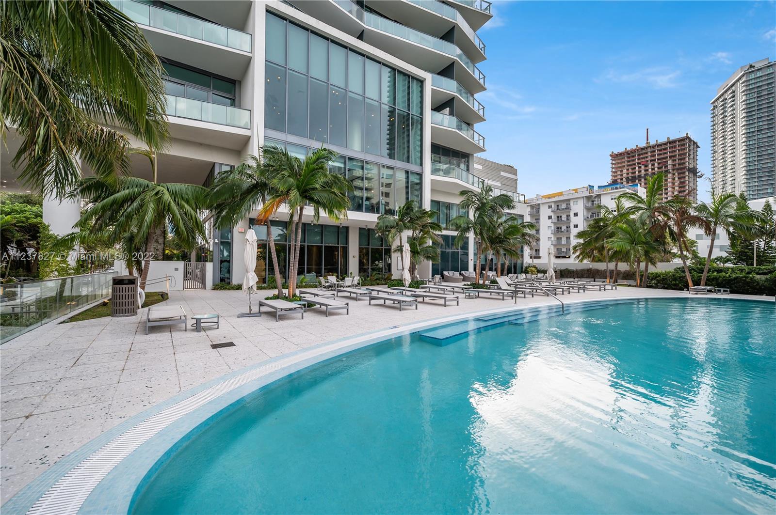 460 NE 28th St Unit: 2103