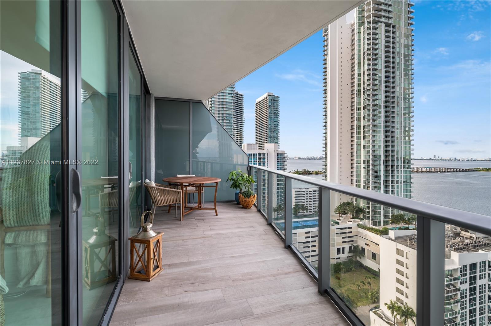 460 NE 28th St Unit: 2103