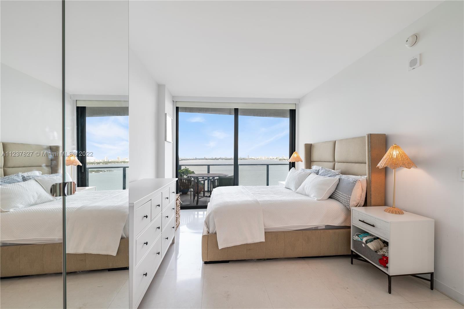 460 NE 28th St Unit: 2103