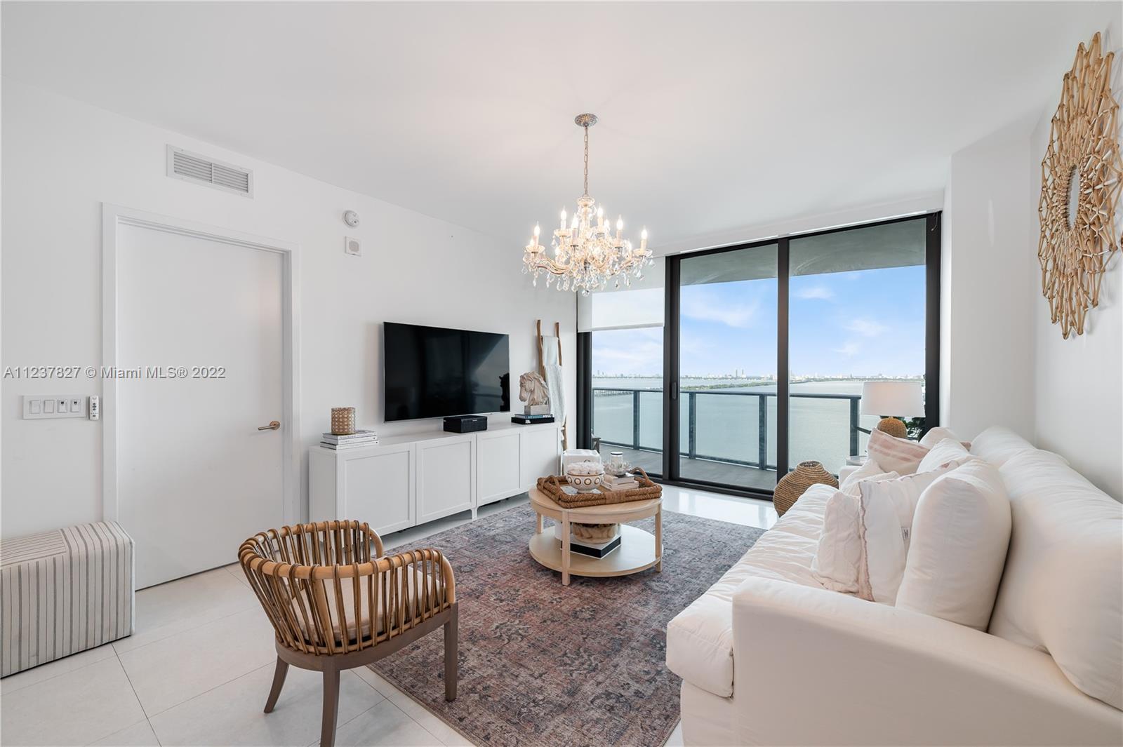 460 NE 28th St Unit: 2103