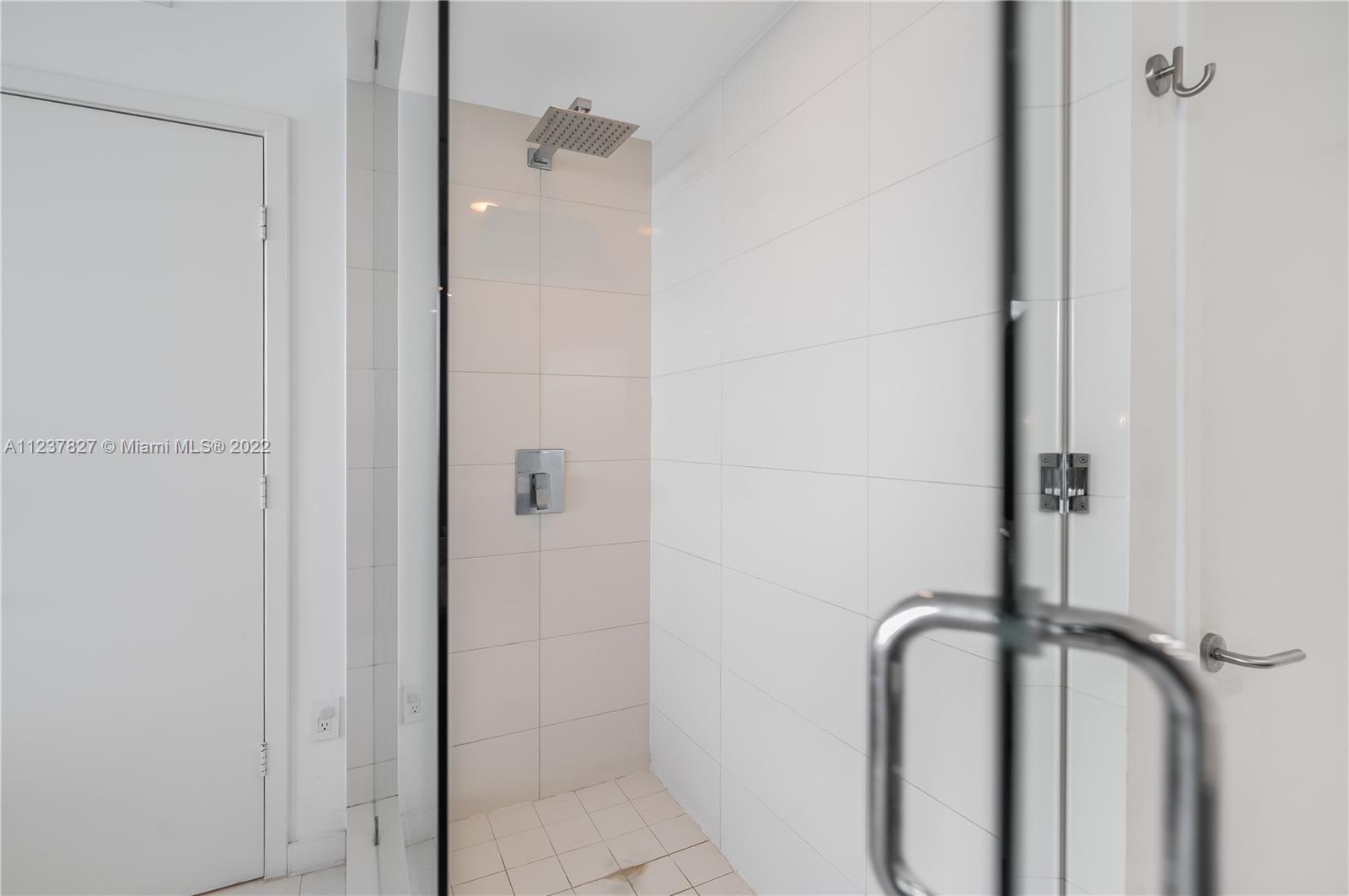 460 NE 28th St Unit: 2103