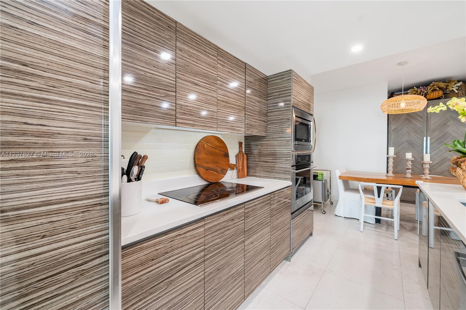 460 NE 28th St Unit: 2103