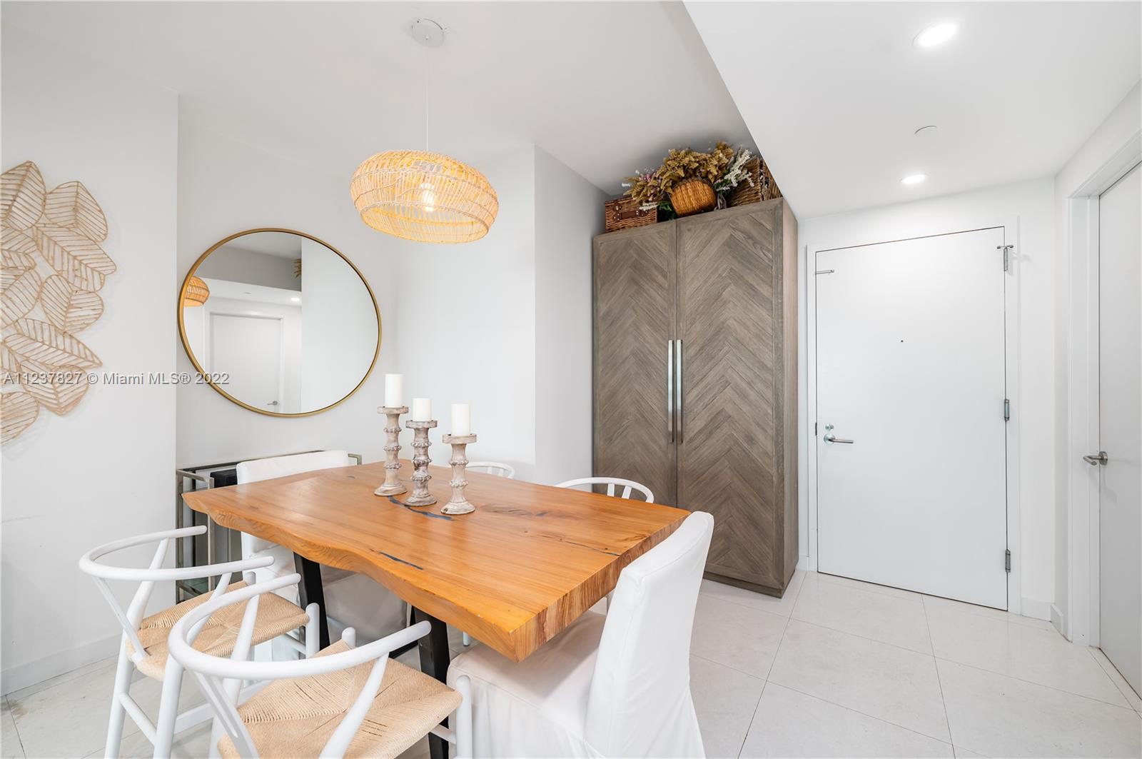 460 NE 28th St Unit: 2103