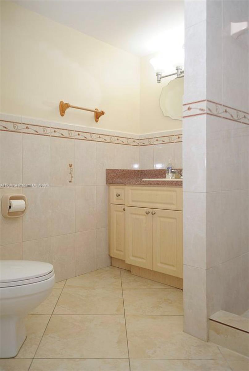 9711 Fontainebleau Blvd Unit: D208