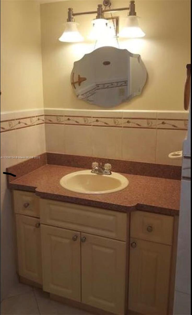 9711 Fontainebleau Blvd Unit: D208