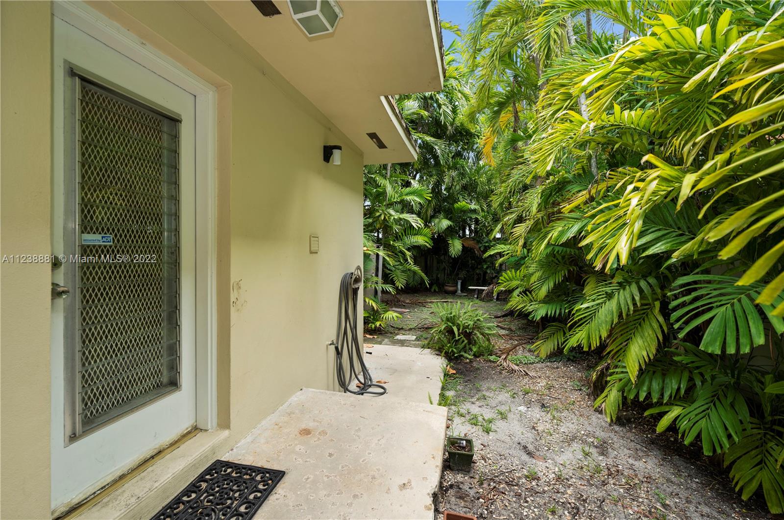 2965 Shipping Ave Unit: 2965