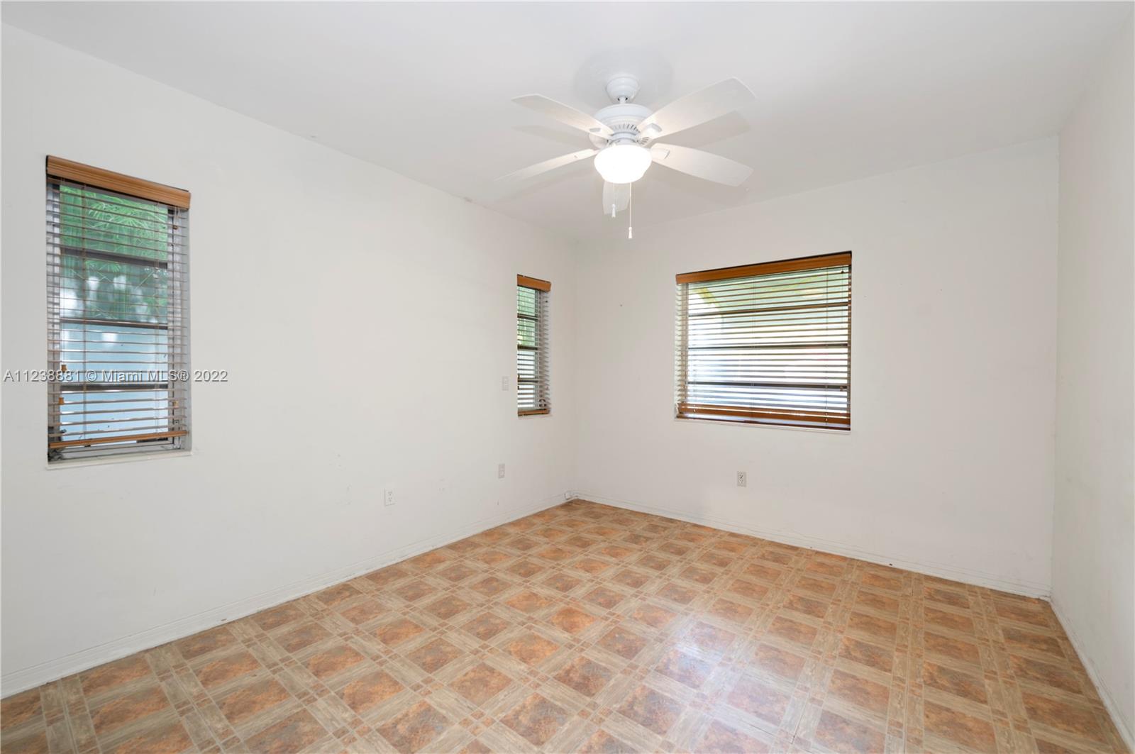 2965 Shipping Ave Unit: 2965