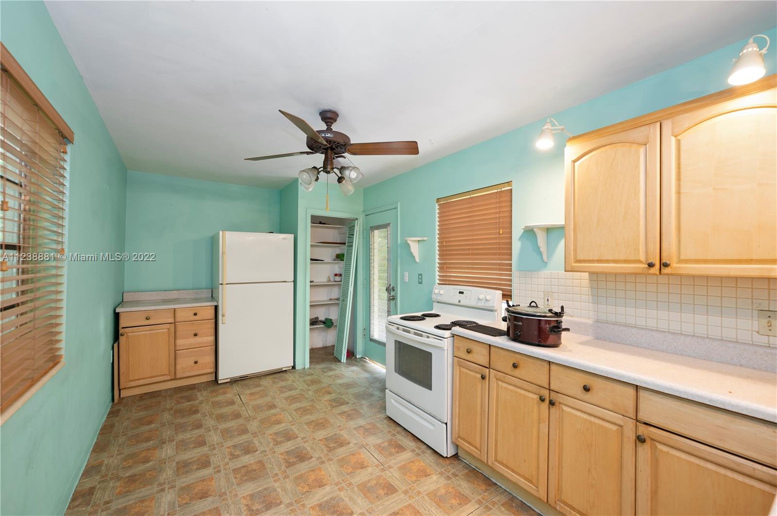 2965 Shipping Ave Unit: 2965