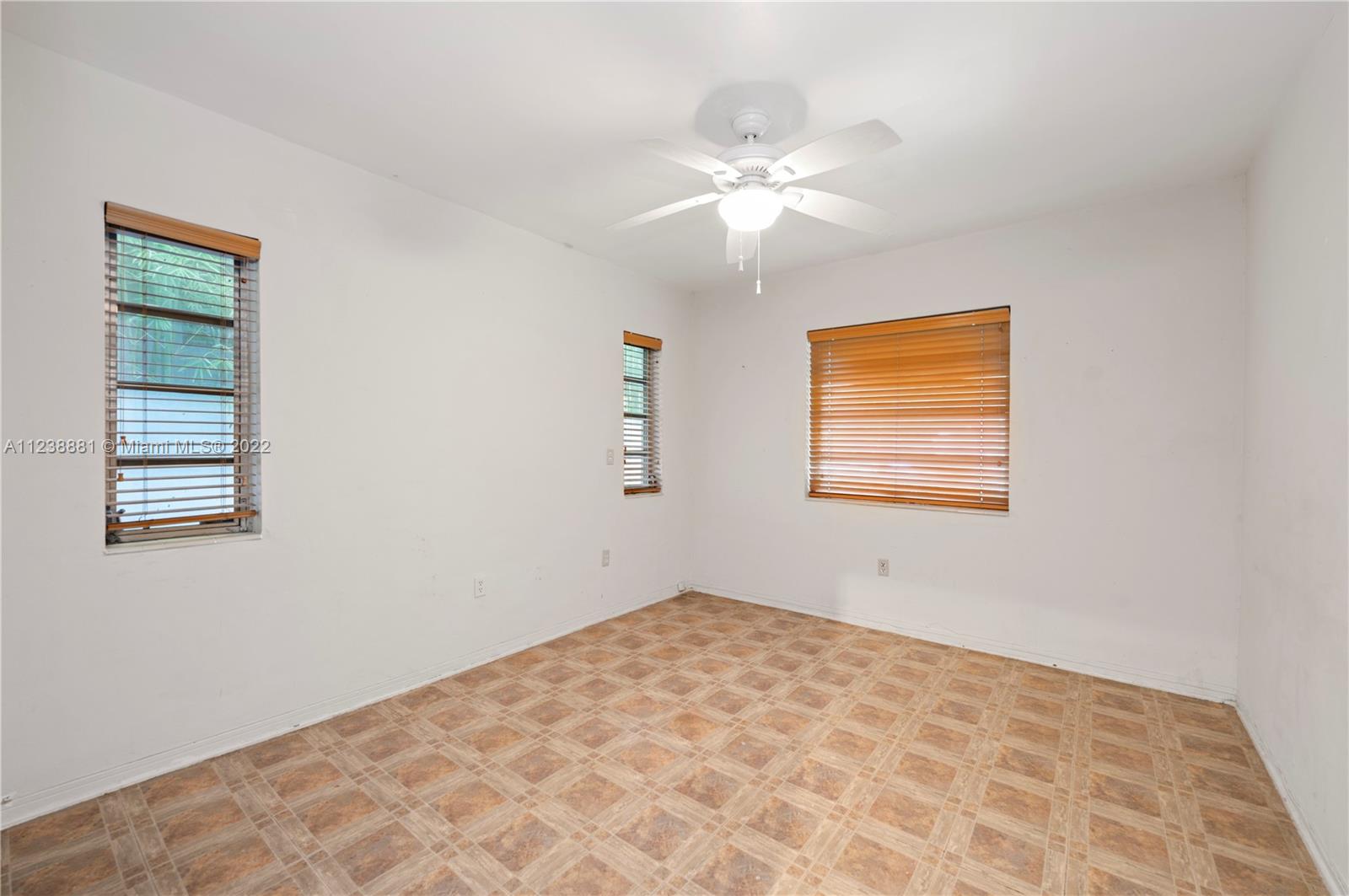 2965 Shipping Ave Unit: 2965