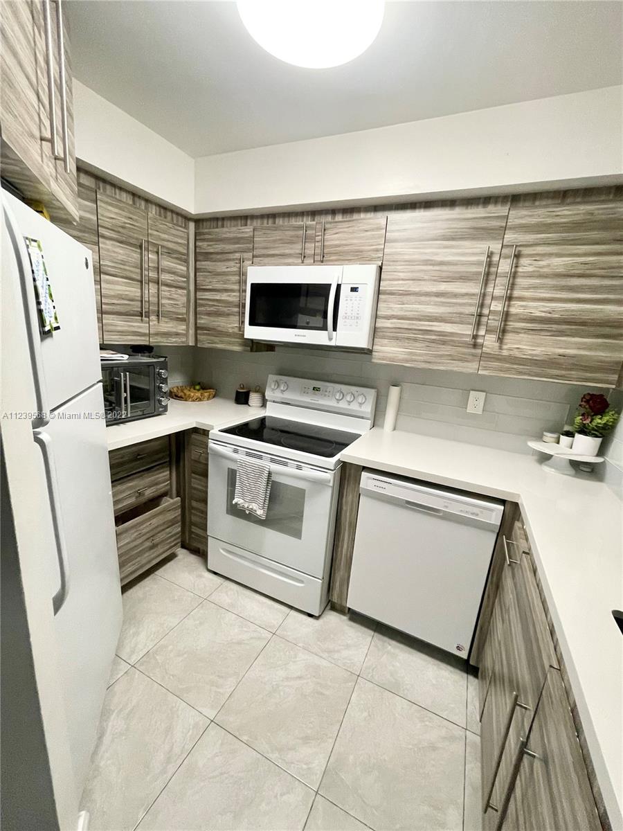 8275 SW 152nd Ave Unit: D-201