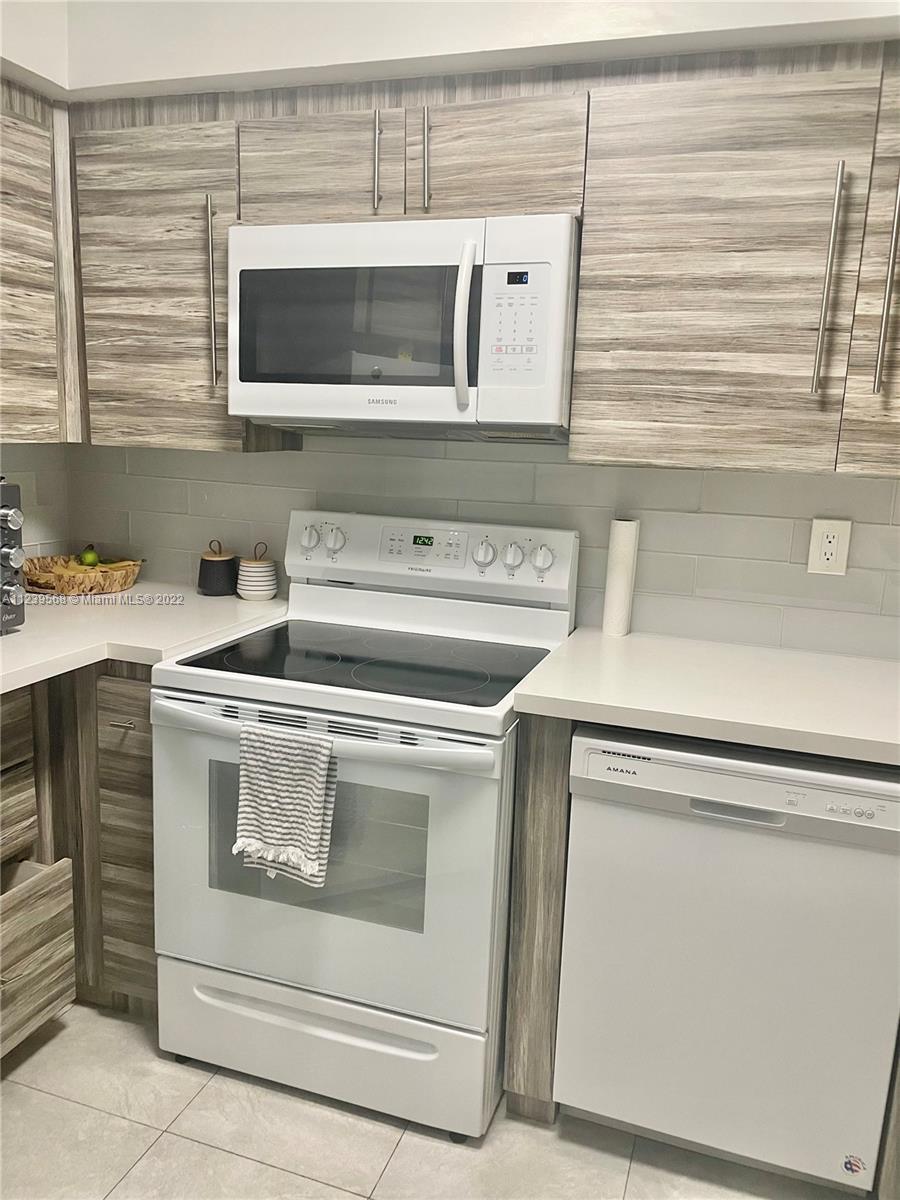 8275 SW 152nd Ave Unit: D-201
