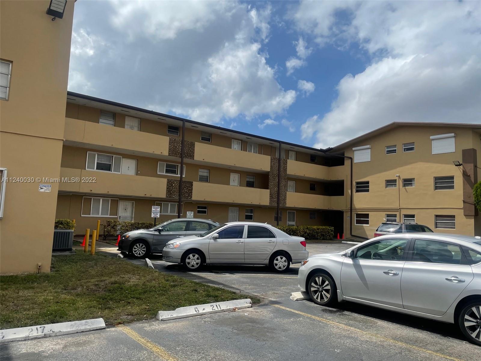160 Royal Palm Rd Unit: 107