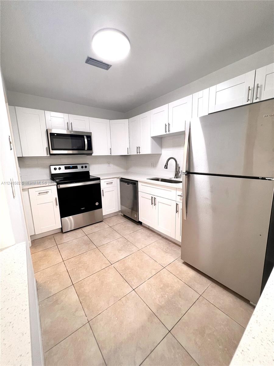 22795 SW 66th Ave Unit: 206