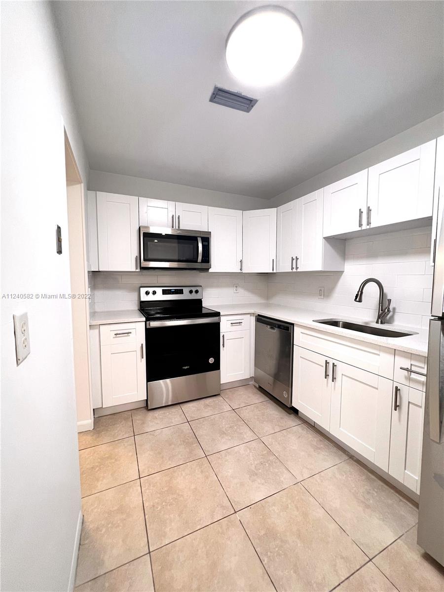22795 SW 66th Ave Unit: 206