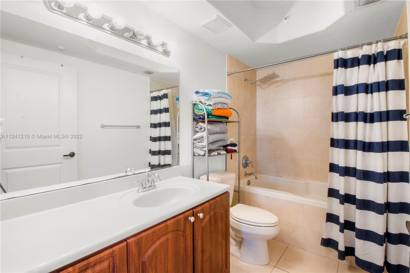 2301 SW 27th Ave Unit: 1006