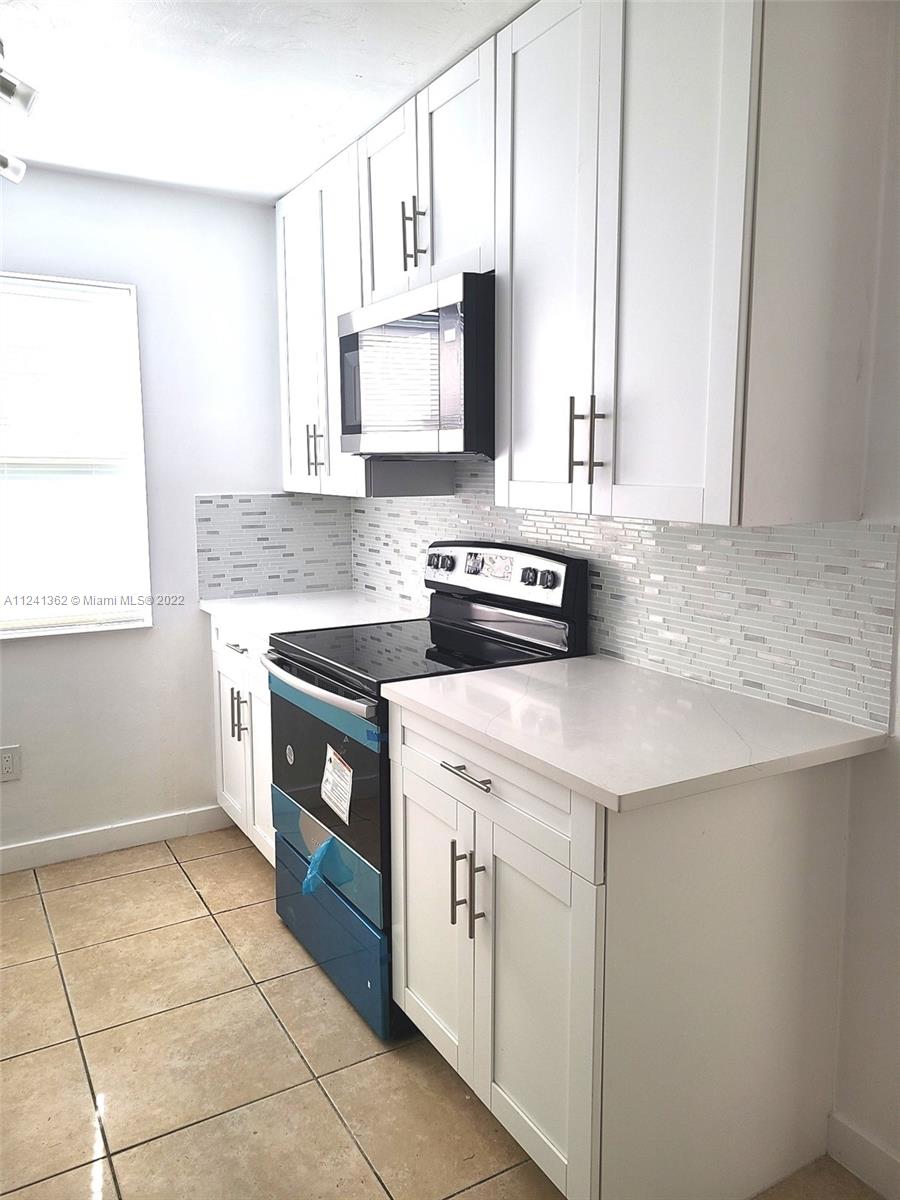 1360 NW 9th St