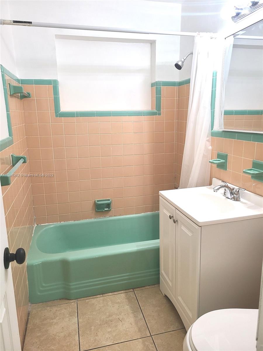 1360 NW 9th St