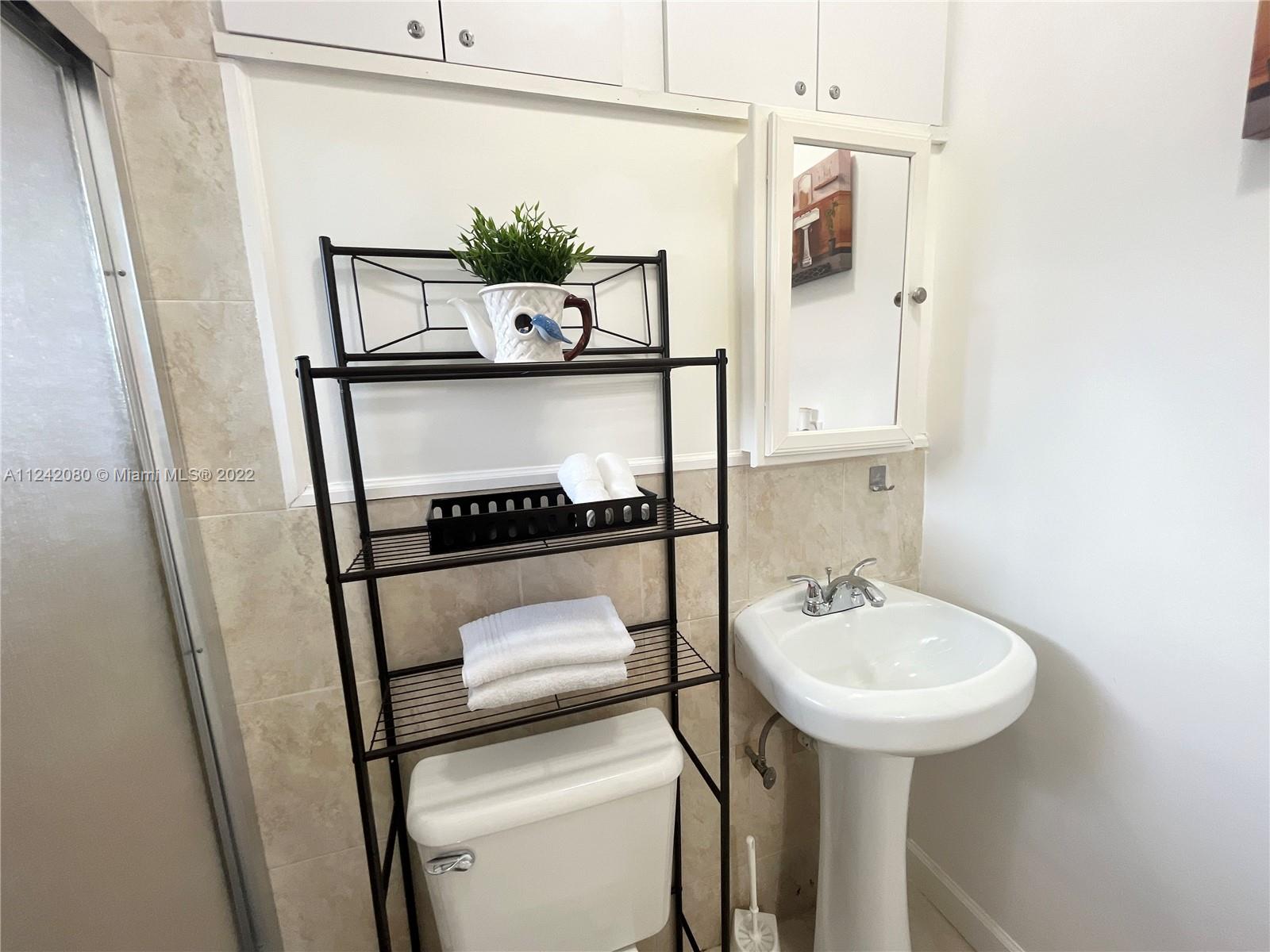 3054 NW 18th St Unit: 2