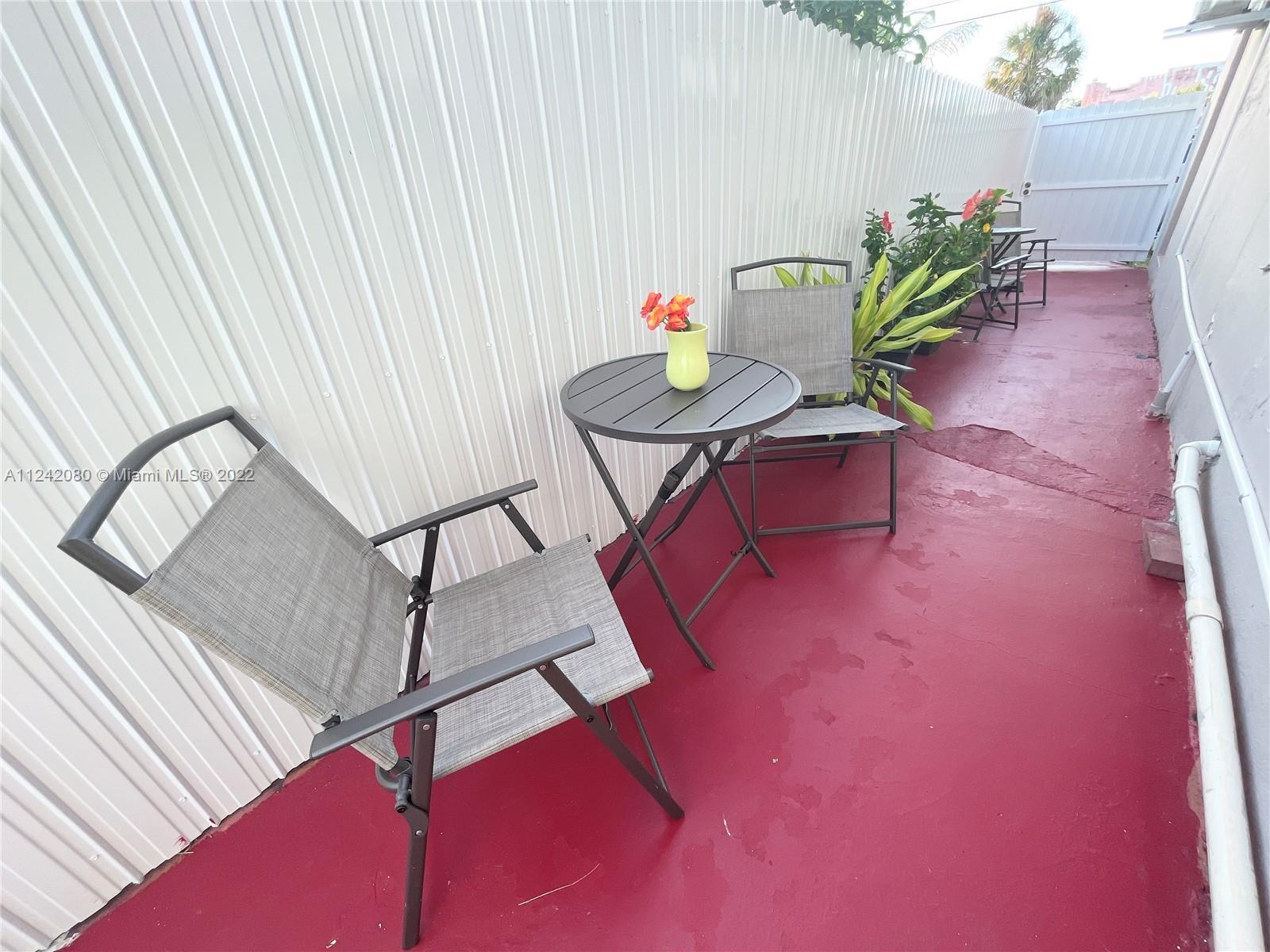 3054 NW 18th St Unit: 2