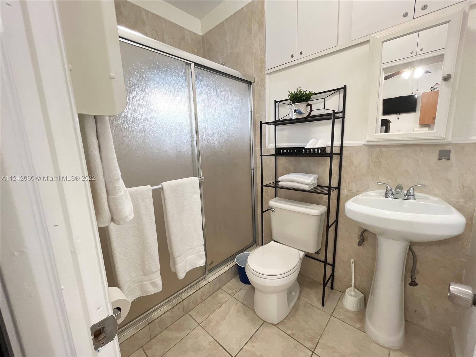 3054 NW 18th St Unit: 2