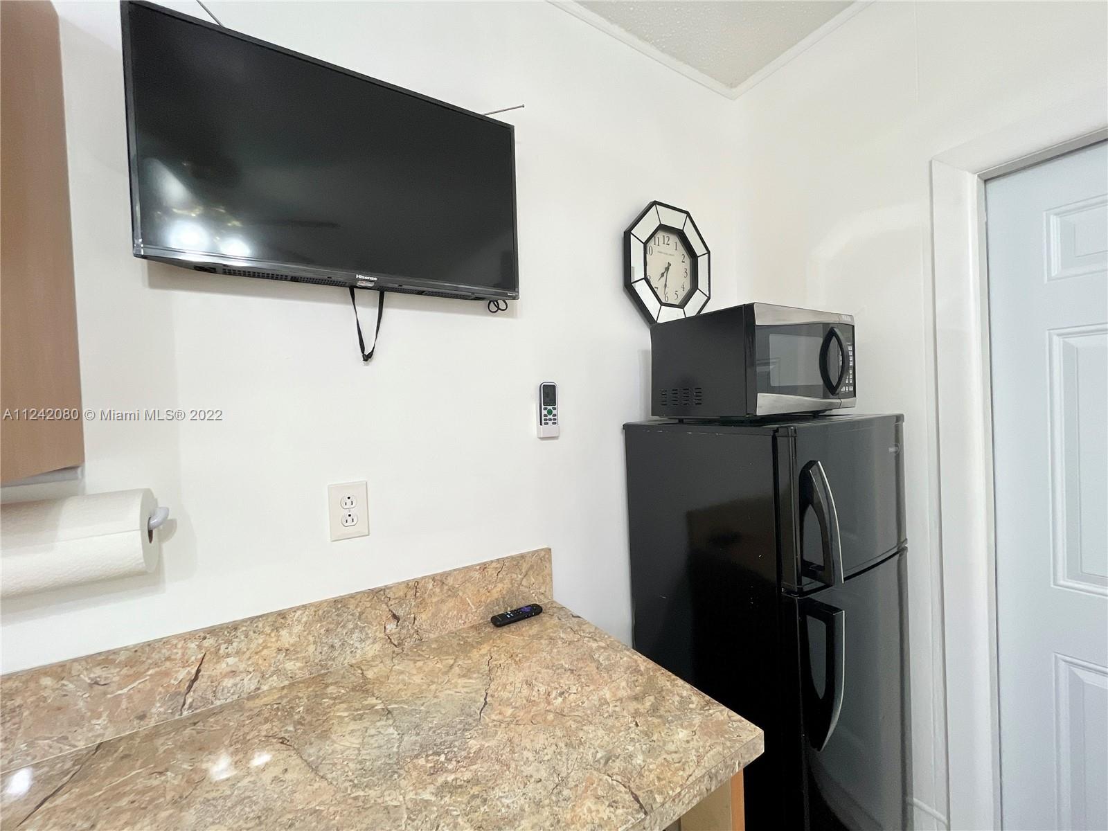 3054 NW 18th St Unit: 2