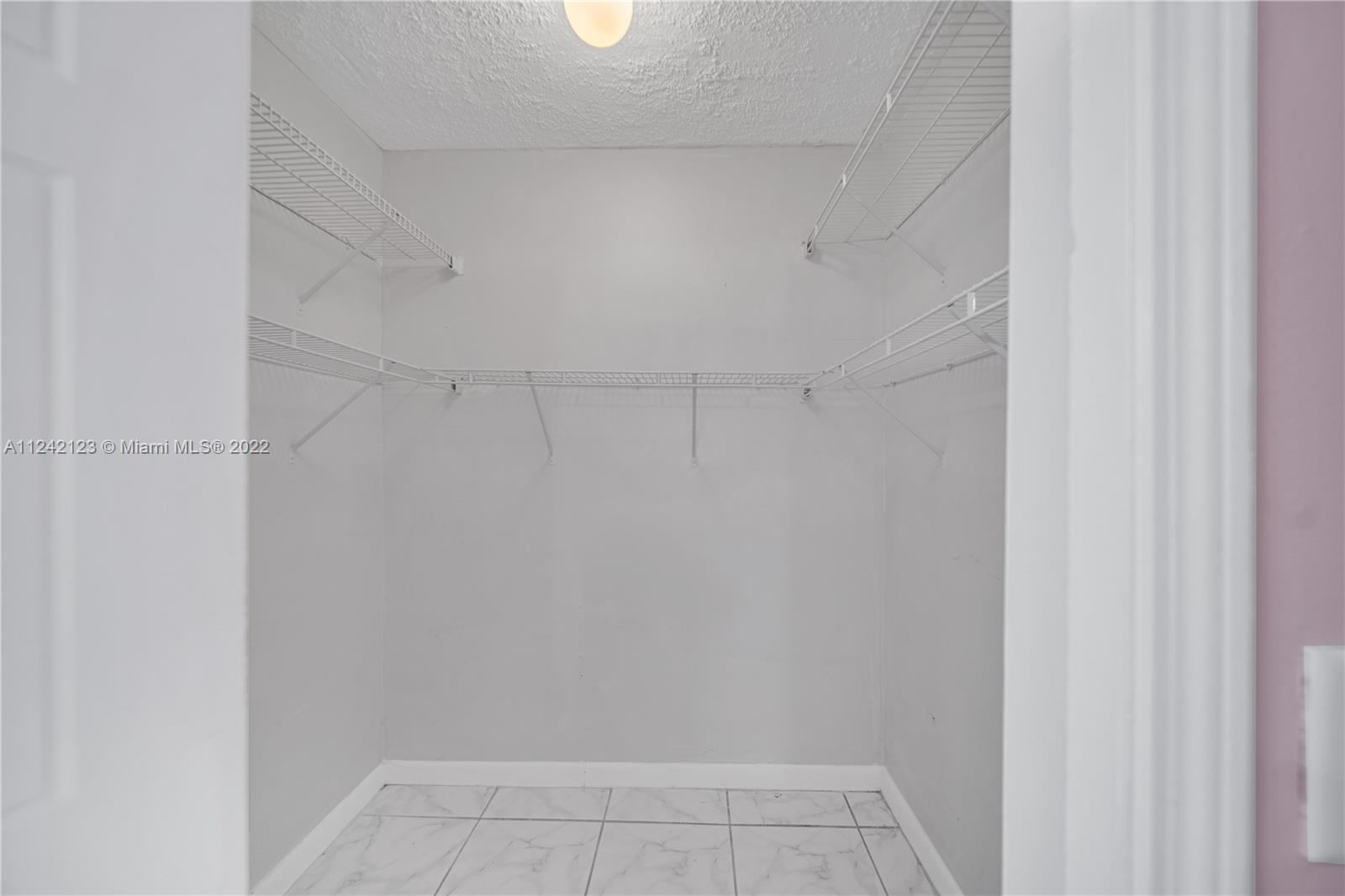 403 Lakeview Dr Unit: 104