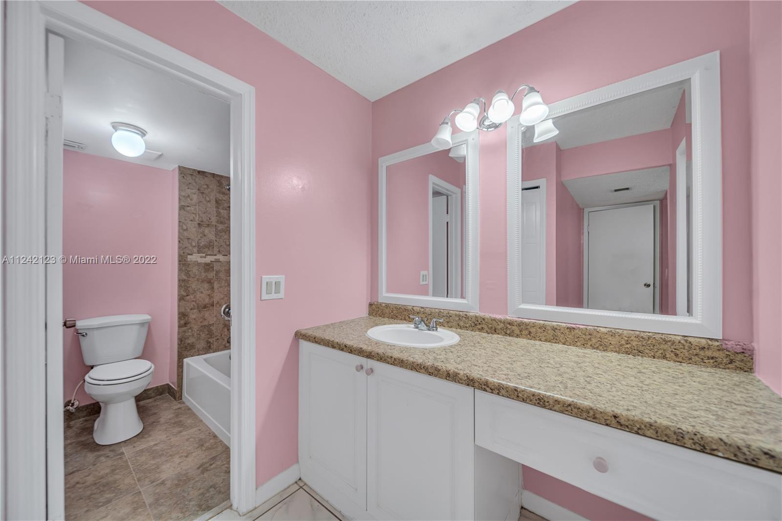 403 Lakeview Dr Unit: 104