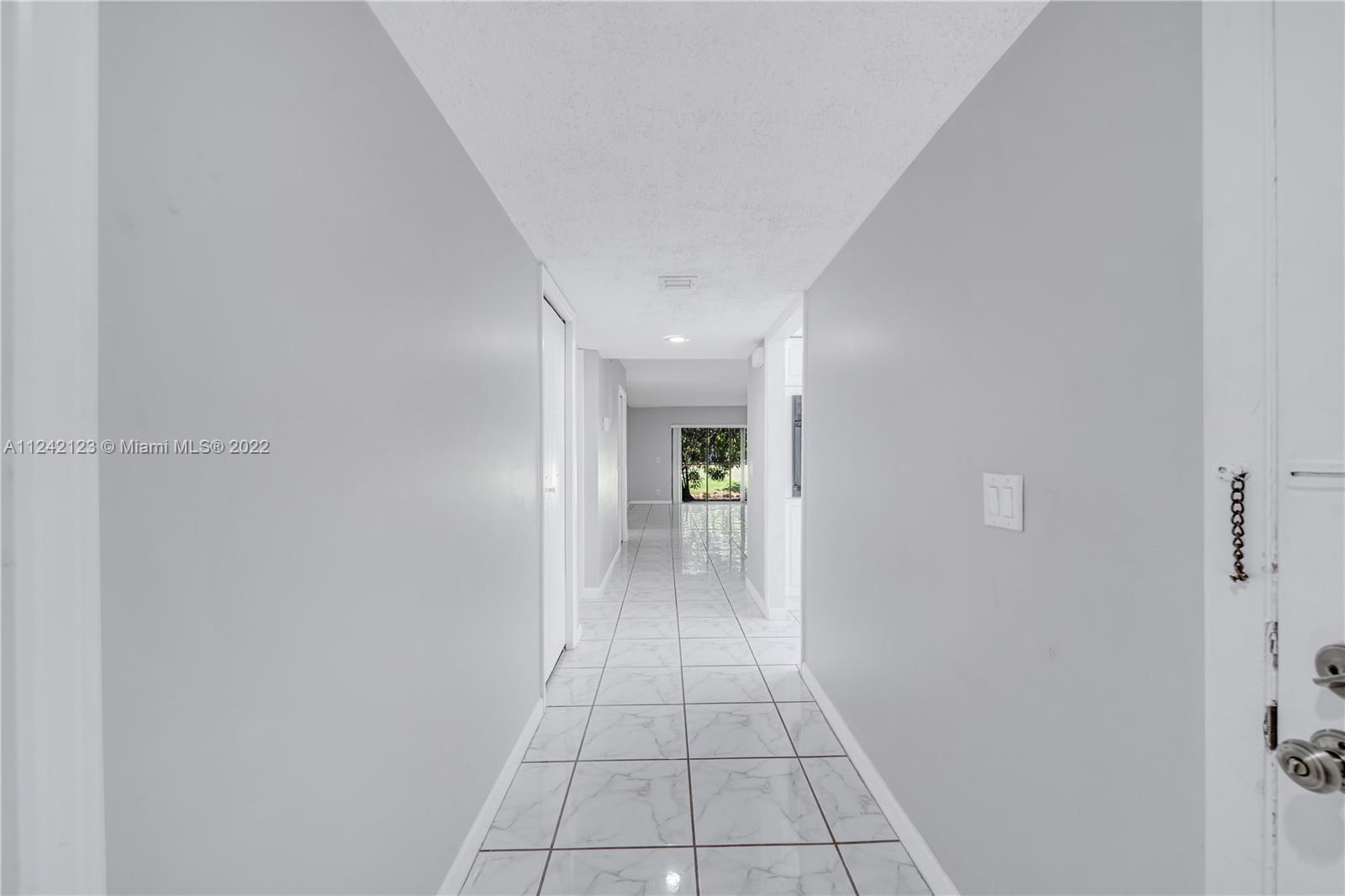 403 Lakeview Dr Unit: 104