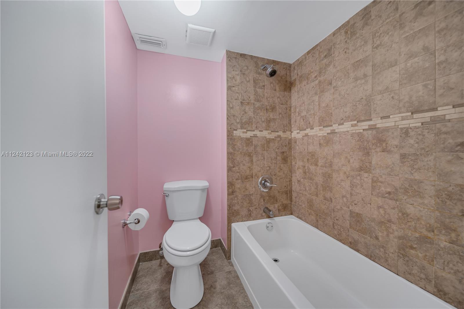 403 Lakeview Dr Unit: 104