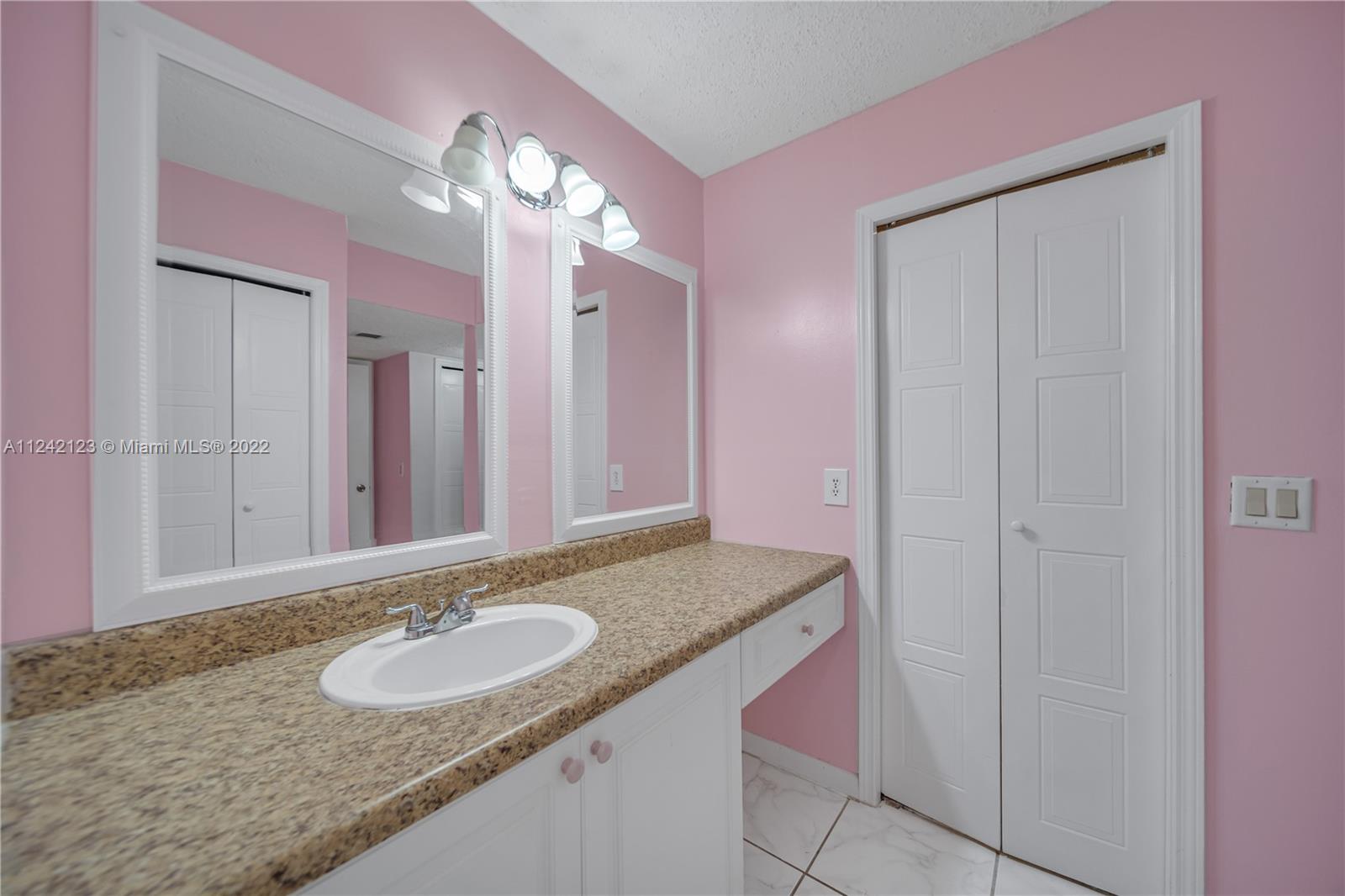 403 Lakeview Dr Unit: 104