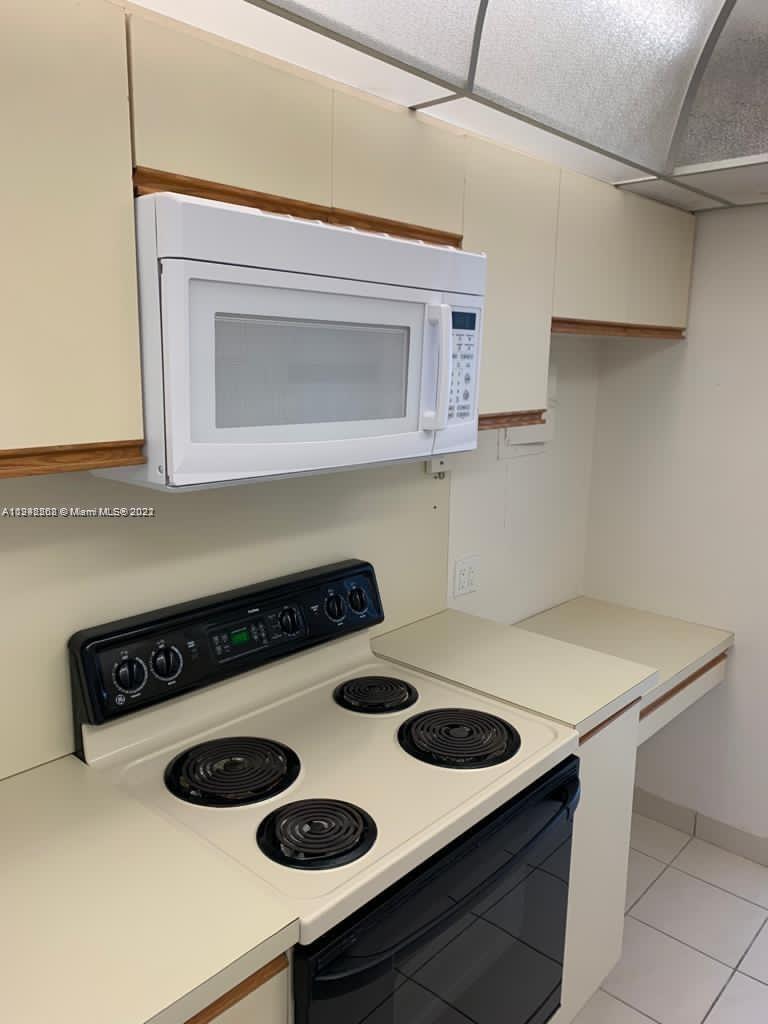 5401 Collins Ave # 1430
