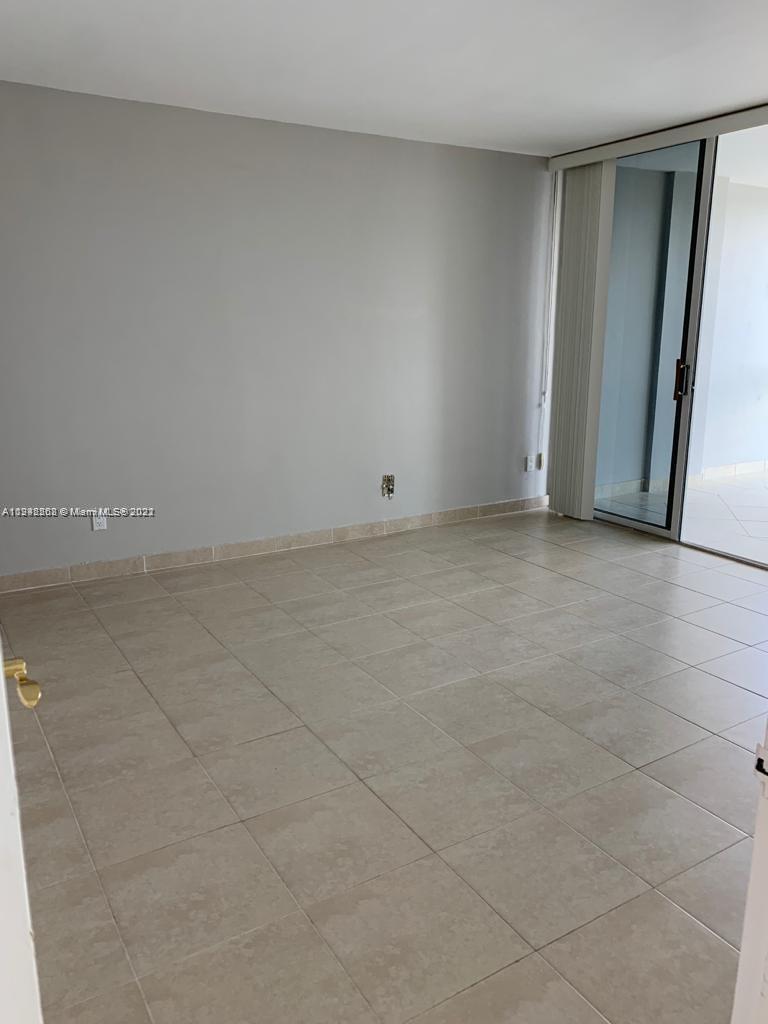5401 Collins Ave # 1430